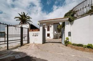 Το κτήριο όπου στεγάζεται  το bed & breakfast