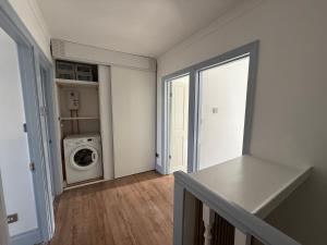 Φωτογραφία από το άλμπουμ του Bournemouth spacious 4BR duplex by AFC Stadium, Contractors, Groups, Families στο Μπόρνμουθ