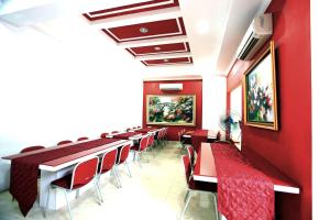 RedDoorz Plus @ Guntur Raya Setiabudi 레스토랑 또는 맛집