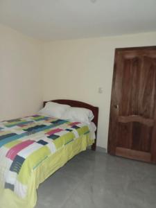 Postel nebo postele na pokoji v ubytování Hotel CasaBlanca"Tablon de miraflores"
