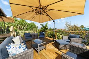 Balkón nebo terasa v ubytování Azure Vista Villa