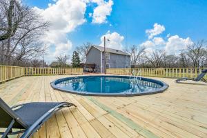 Πισίνα στο ή κοντά στο Magical Country Home near DFW