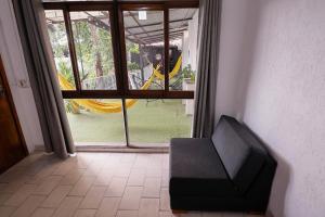 Część wypoczynkowa w obiekcie Habitación privada con terraza y WiFi rápido en el centro