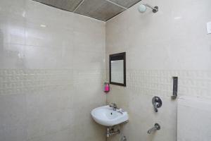 Super Townhouse Diamond View的一间浴室