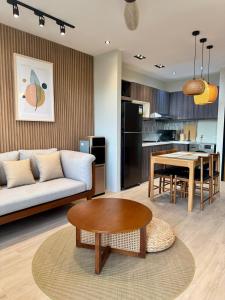 Nhà bếp/bếp nhỏ tại Serenity Crest - Taal Lake View