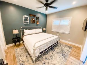 Postel nebo postele na pokoji v ubytování The Phoenix Farmhouse