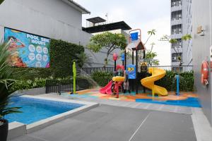 Bazén v ubytování The Premiere Hotel Pekanbaru nebo v jeho okolí + 11 fotografií