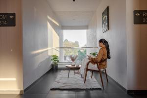 Saavi Suites的休息区