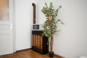 Comfortable 2BR Apt Central & Well Connected電視和／或娛樂中心