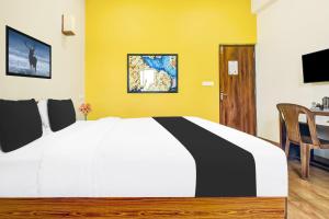 TV a/nebo společenská místnost v ubytování Super Hotel O Porvorim Near Mall De Goa