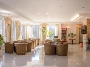 Posedenie v ubytovaní Hotel West