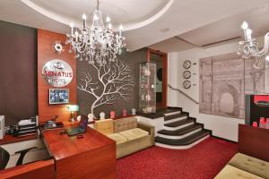 Area lobi atau resepsionis di Senatus Hotel - Special Class