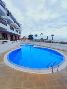 Swimmingpoolen hos eller tæt på Apartment on the front line from the ocean