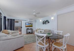 Μια τηλεόραση ή/και κέντρο ψυχαγωγίας στο Bargara Beach Bliss