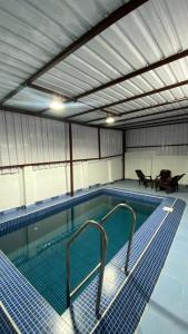 Πισίνα στο ή κοντά στο Red - Individual 3bhk Villa with Swimming pool