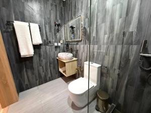 Ванная комната в Darvaza Hotel Khiva +33 фотографии