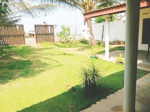 Ein Garten an der Unterkunft Surf Forever