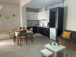 Η κουζίνα ή μικρή κουζίνα στο Joanna's place +24 φωτογραφίες