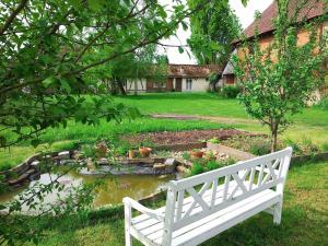 Vonkajšia záhrada v ubytovaní Gîte Le Salon de Musique