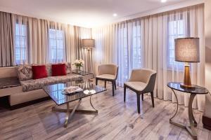 Część wypoczynkowa w obiekcie Konak Hotel Taksim
