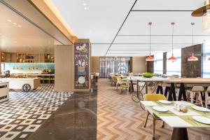 珠海金湾希尔顿惠庭酒店餐厅或其他用餐的地方