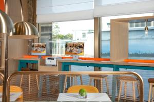 珠海金湾希尔顿惠庭酒店餐厅或其他用餐的地方