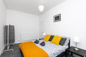 Afbeelding uit fotogalerij van 5 Individual Beds - Free Parking in Coatbridge