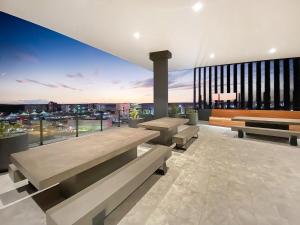 Χώρος καθιστικού στο Luxury Maroochydore Apartment