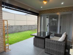 Χώρος καθιστικού στο Modern Luxury with Nature