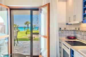 Nhà bếp/bếp nhỏ tại Blue Heaven Home by halu! Villas