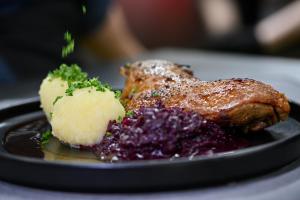 Jídlo v hotelu nebo okolí