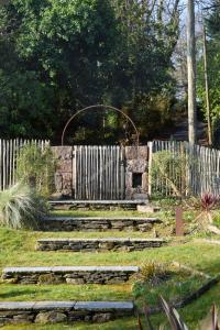 A garden outside Les pieds dans l'eau