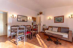 Et opholdsområde på Le Cottage l Pool & Beachside l Shellter Rentals