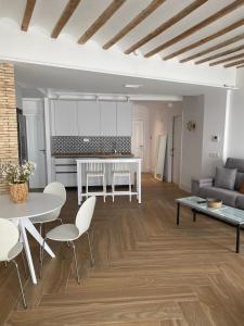 O bucătărie sau chicinetă la VELALMA-CERON Edificio exclusivo de apartamentos turisticos en Centro histórico-JAEN +39 fotografii