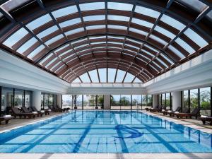 Hồ bơi trong/gần Pan Pacific Hanoi