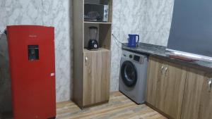 Carve Out A Great Life At Our 2-BR-APT With 24HRS PWR And WiFi廚房或簡易廚房