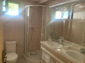 Ένα μπάνιο στο Chalet Alain +9 φωτογραφίες