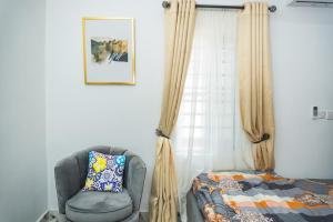 Carve Out A Great Life At Our 2-BR-APT With 24HRS PWR And WiFi房間的床