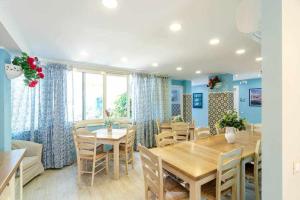 Posezení v ubytování Mediterranean Charm villa con piscina al mare