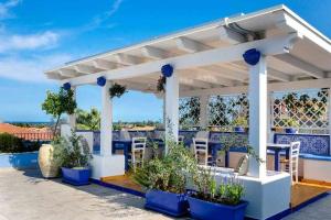 Balkón nebo terasa v ubytování Mediterranean Charm villa con piscina al mare