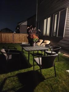 Aed väljaspool majutusasutust Spacious,comfy house,less than 15 mins to Niagara Falls
