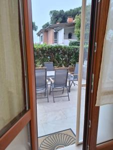 A balcony or terrace at CASA del SOLE APARTMENTS with garden