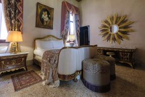 Posteľ alebo postele v izbe v ubytovaní Palazzo Ca' Bernardo By Francesco Molon