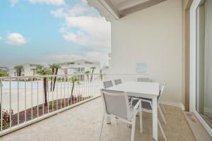 Balkón nebo terasa v ubytování Wave Island Vice D9