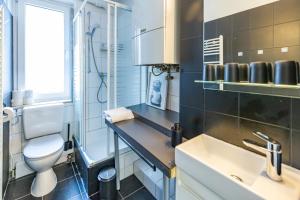 Koupelna v ubytování 3-Zi - 6 Personen - Zentral-Bielefeld - kostenloser Parkplatz + 26 fotografií