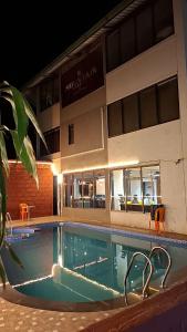 Bazén v ubytování Mountain Breeze Resort, Mahabaleshwar nebo v jeho okolí
