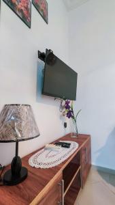 TV a/nebo společenská místnost v ubytování Bayt Al Atlas
