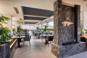 Restoran ili neka druga zalogajnica u objektu Divani Caravel
