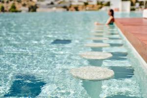 Bazén v ubytovaní Lindos Grand Resort & Spa - Adults Only alebo v jeho blízkosti