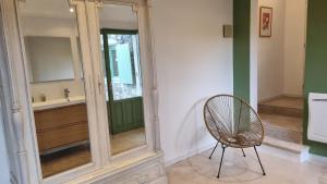 Koupelna v ubytování Les Toits de Valaurie - Le gîte
